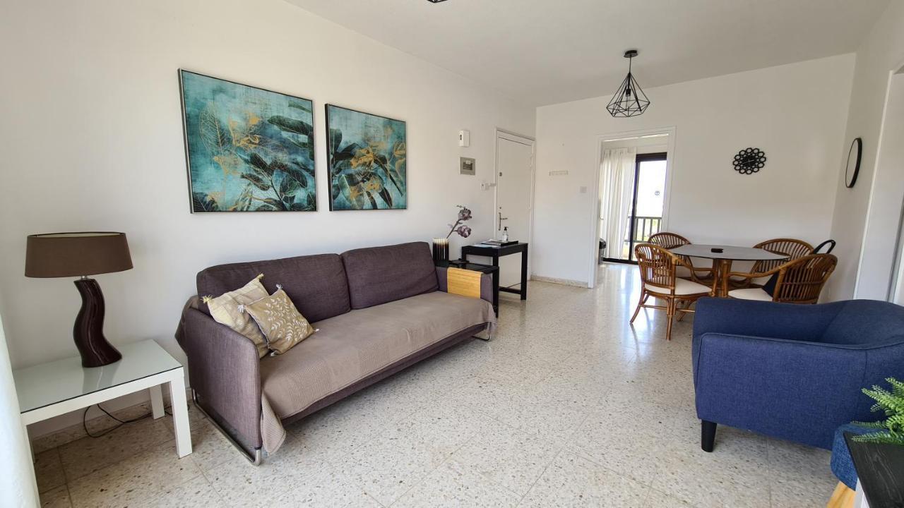 Kings Avenue - Natalia'S Apt Paphos Extérieur photo